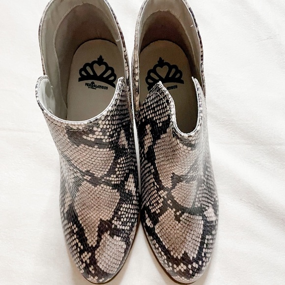 Fergalicious snakeskin ankle boots - Picture 3 of 8